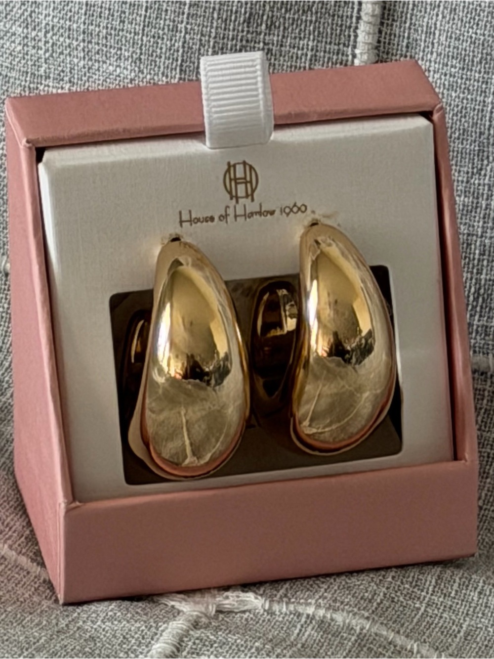 NWOT House of Harlow 1960 Gold Tone Pierced Earrings Chunky Lead Safe Nicke Free